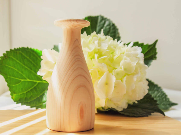 Why should you use a wood diffuser: aromatherapy made easy.